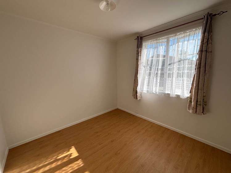 72 Roberts Road Te Atatu South_10