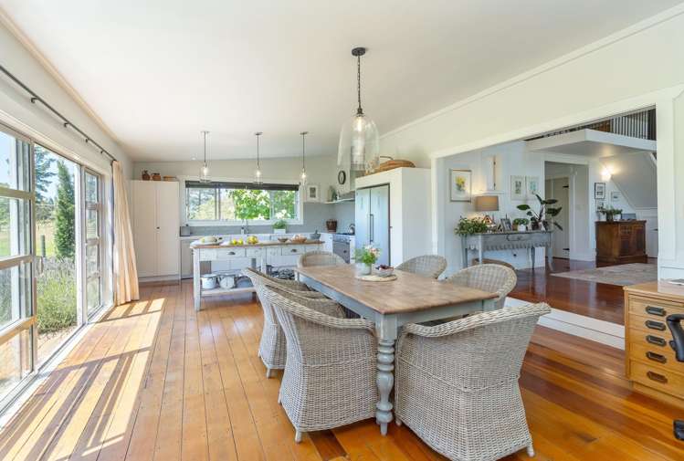 80 Battersea Road Morisons Bush_13