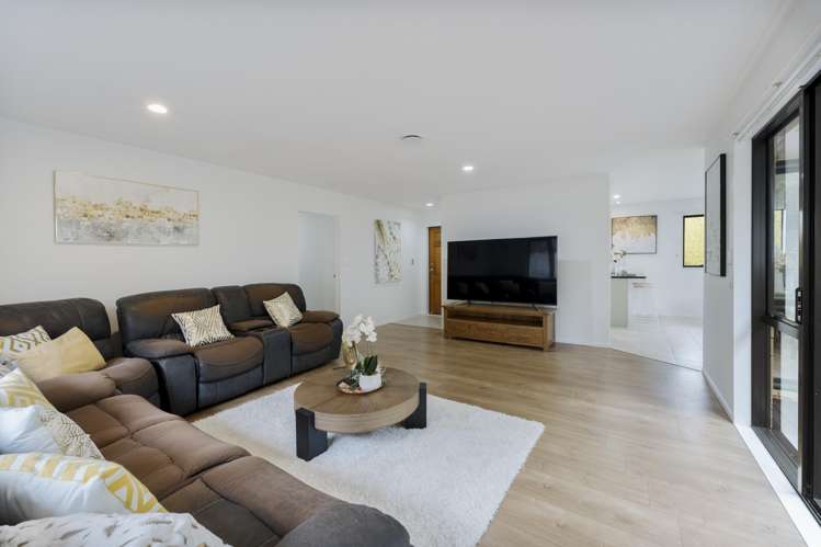 27a Chorley Avenue Massey_4