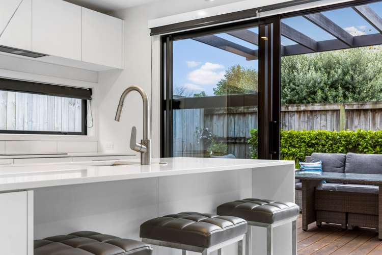 747b River Road Chartwell_9