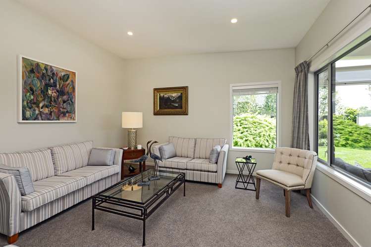 16 Wanaka Place Poraiti_5