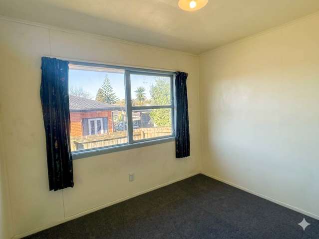 79 Preston Road Clover Park_3