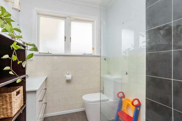 13 Sheehan Road Te Atatu South_8