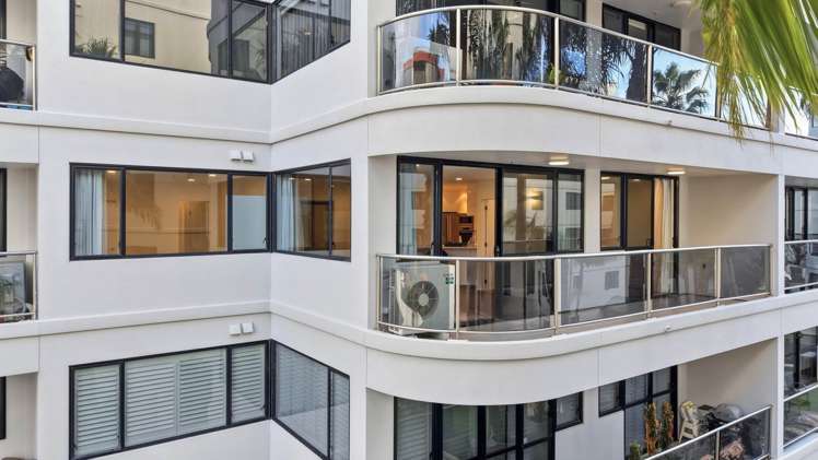 2C/171 Hurstmere Road Takapuna_26
