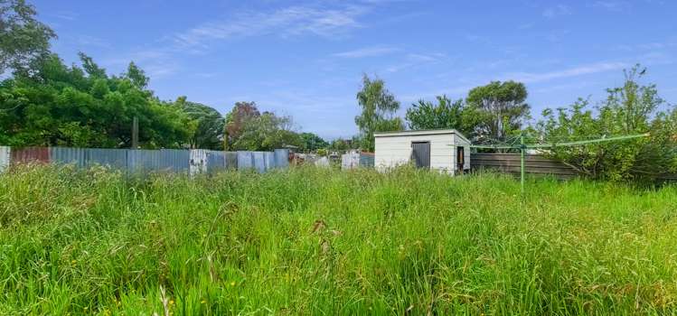 4 Cemetery Road Sanson_13