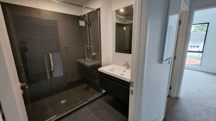 7b Reg Pearce Way Glen Innes_4