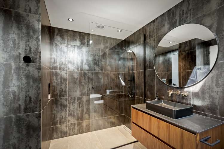 513 Peninsula Road Kelvin Heights_23