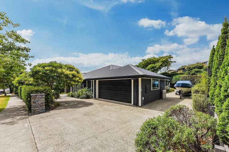 13 Angelus Avenue Richmond_24