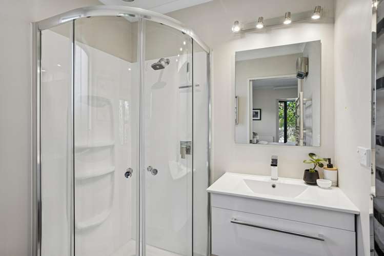 85 Lagoon Avenue Albert Town_19