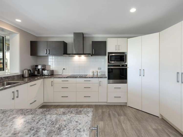 10 Twin Oak Avenue Papamoa Beach_5