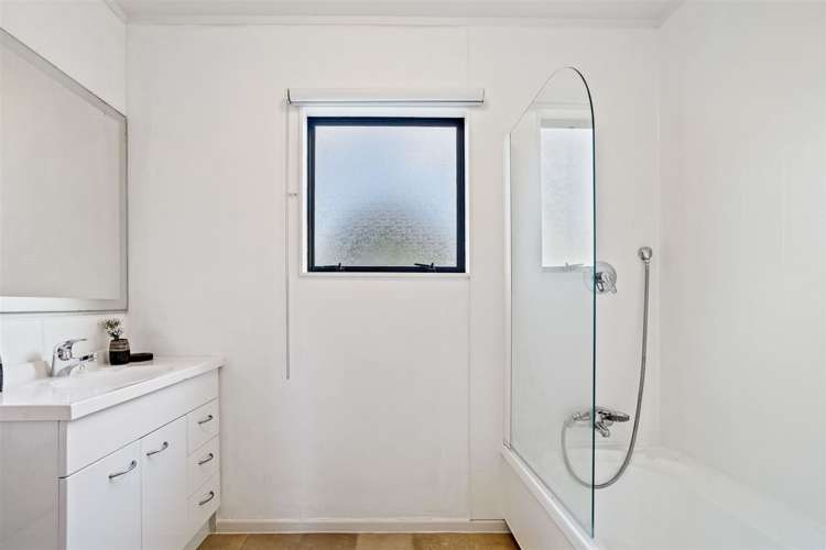 2/14 Queen Mary Avenue New Lynn_11