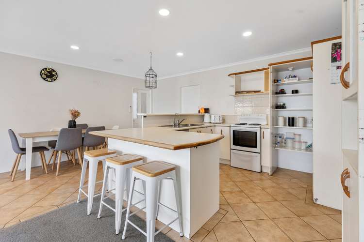 63 Katerini Grove Papamoa_8