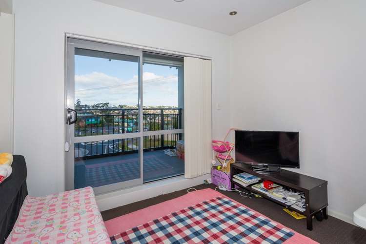 C21/71 Spencer Road Oteha_3