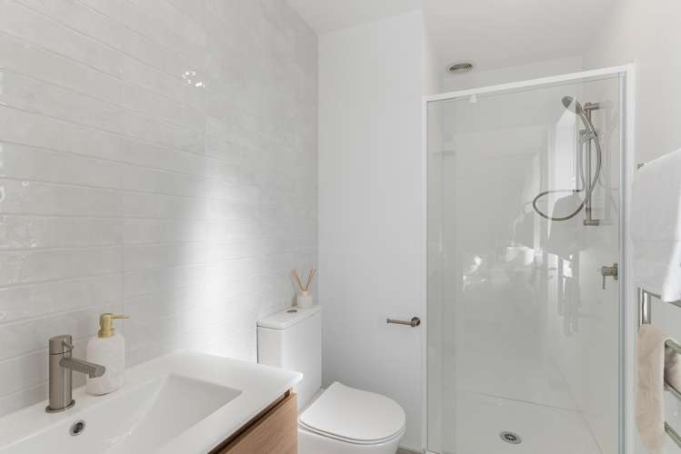 1-6/16 Oram Avenue New Brighton_11