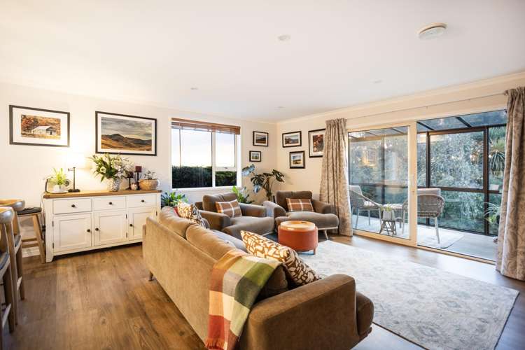 44 and 58 Hilton Road Highcliff_11