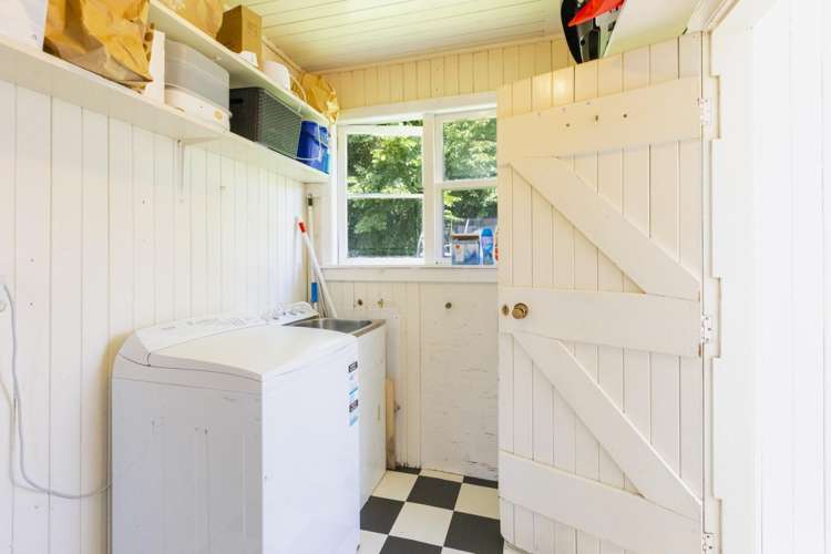 16 Great North Road 2123_8