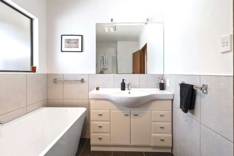 203 Fergusson Road Halcombe_19