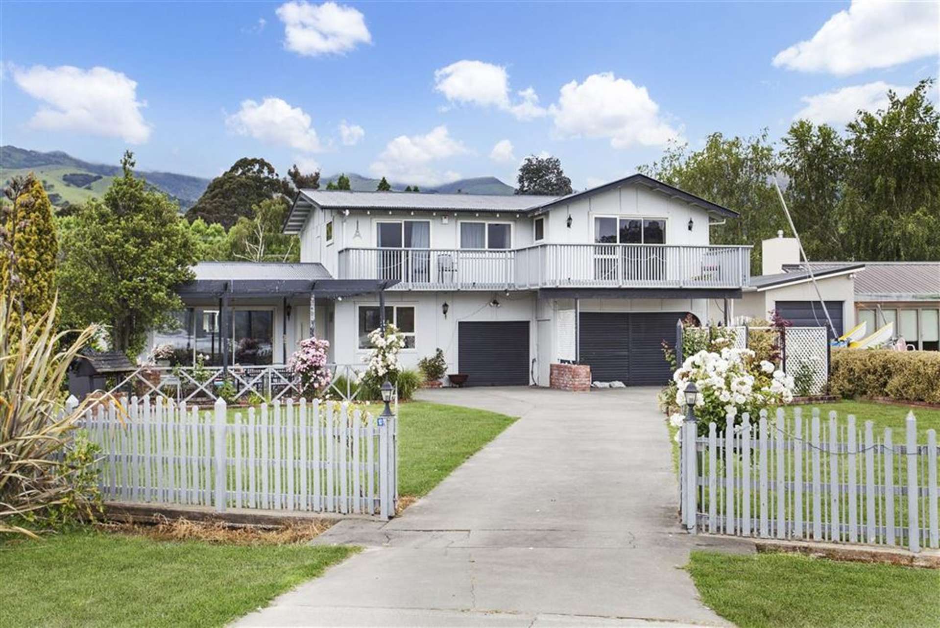 10 Takamatua Beach Road Takamatua Banks Peninsula Houses for Sale