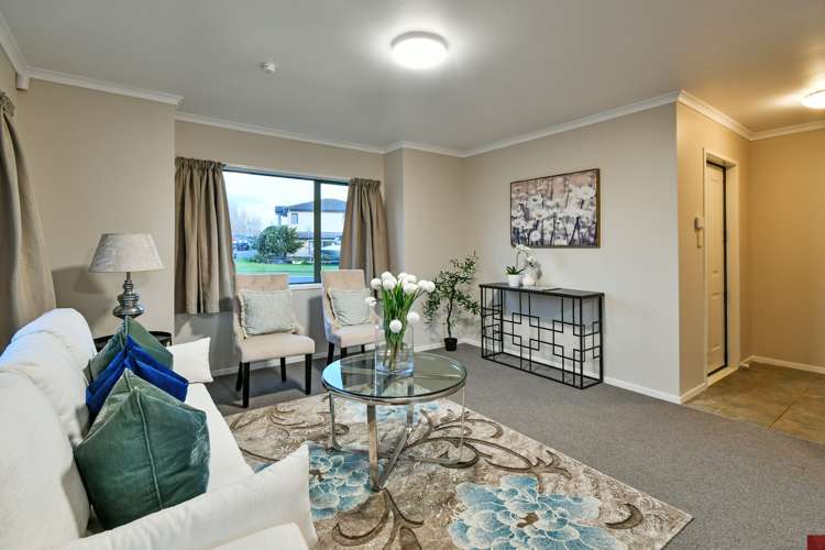 10 Rock Daisy Crescent Mangere_1