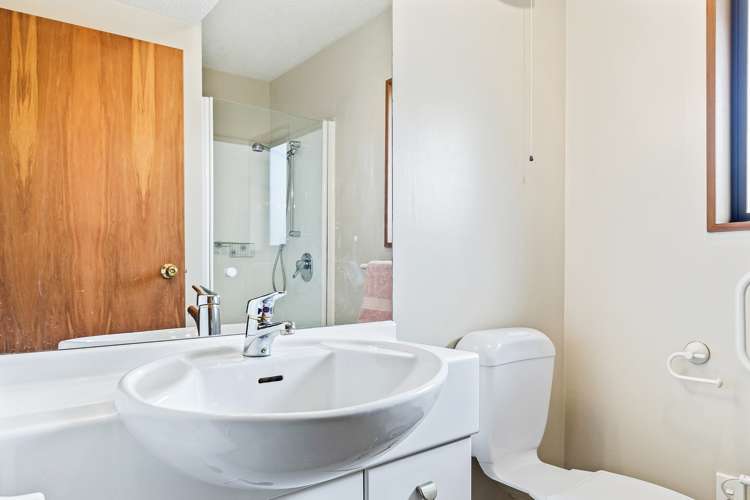 2/120 Memorial Avenue Burnside_9