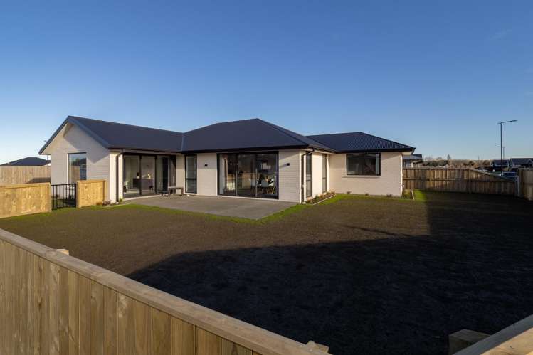 2 Orwell Way Elgin_21