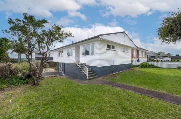 53 Bradbury Road Botany Downs_17