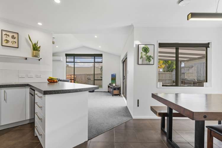 18 Rosella Drive Welcome Bay_9