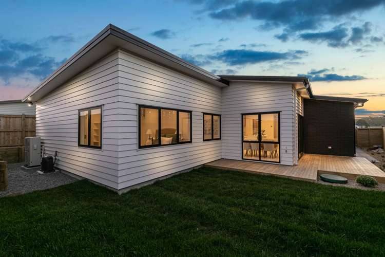 20 Spark Road Wainui_1