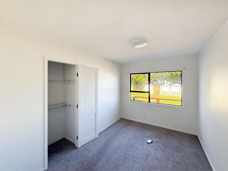 21 Silverstone Place 11401_6