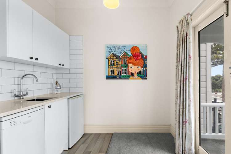 201 Marine Parade Napier South_15