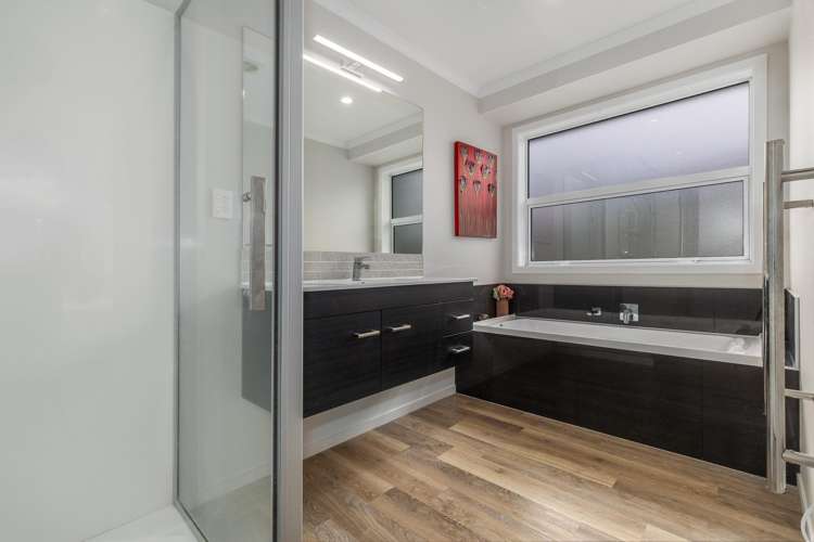 27 Waipunahau Road Waikanae_13