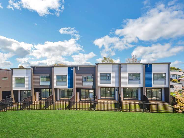 15/17 Barneys Farm Road Clendon Park_36