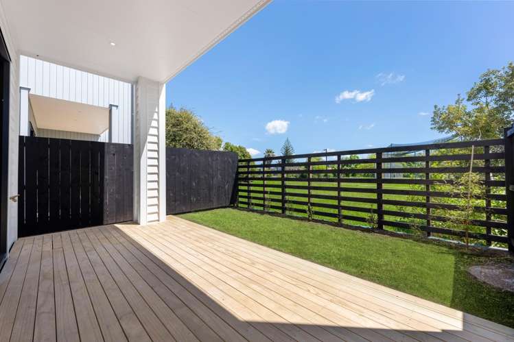 5/18 Albert Road Kelston_3