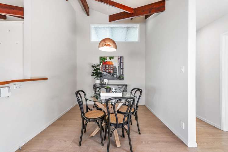 10 Borrowdace Avenue Botany Downs_14