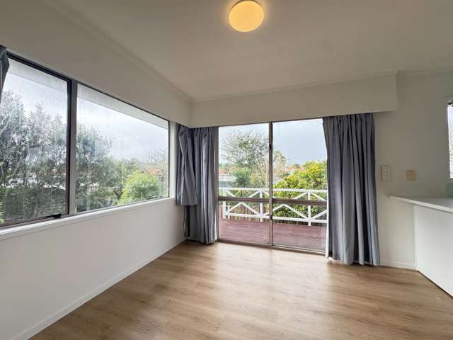 34 Mirrabooka Avenue Botany Downs_1