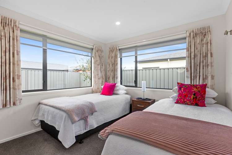 12 Portland Place Poraiti_10