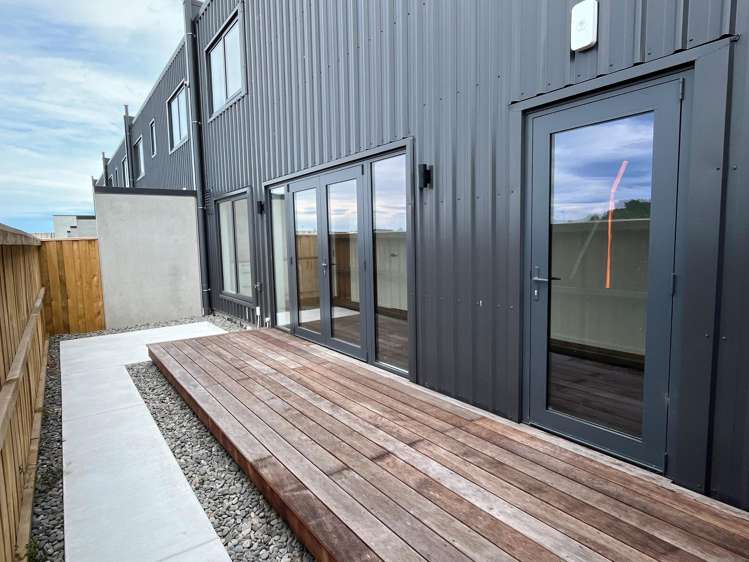 8/1 Lake Bryndwr Lane Burnside_2