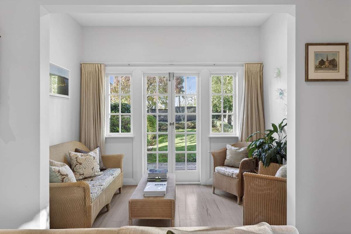 36 Waiatarua Road_4