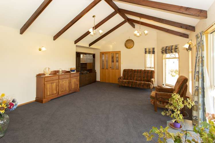 98 Pages Road Allenton_7