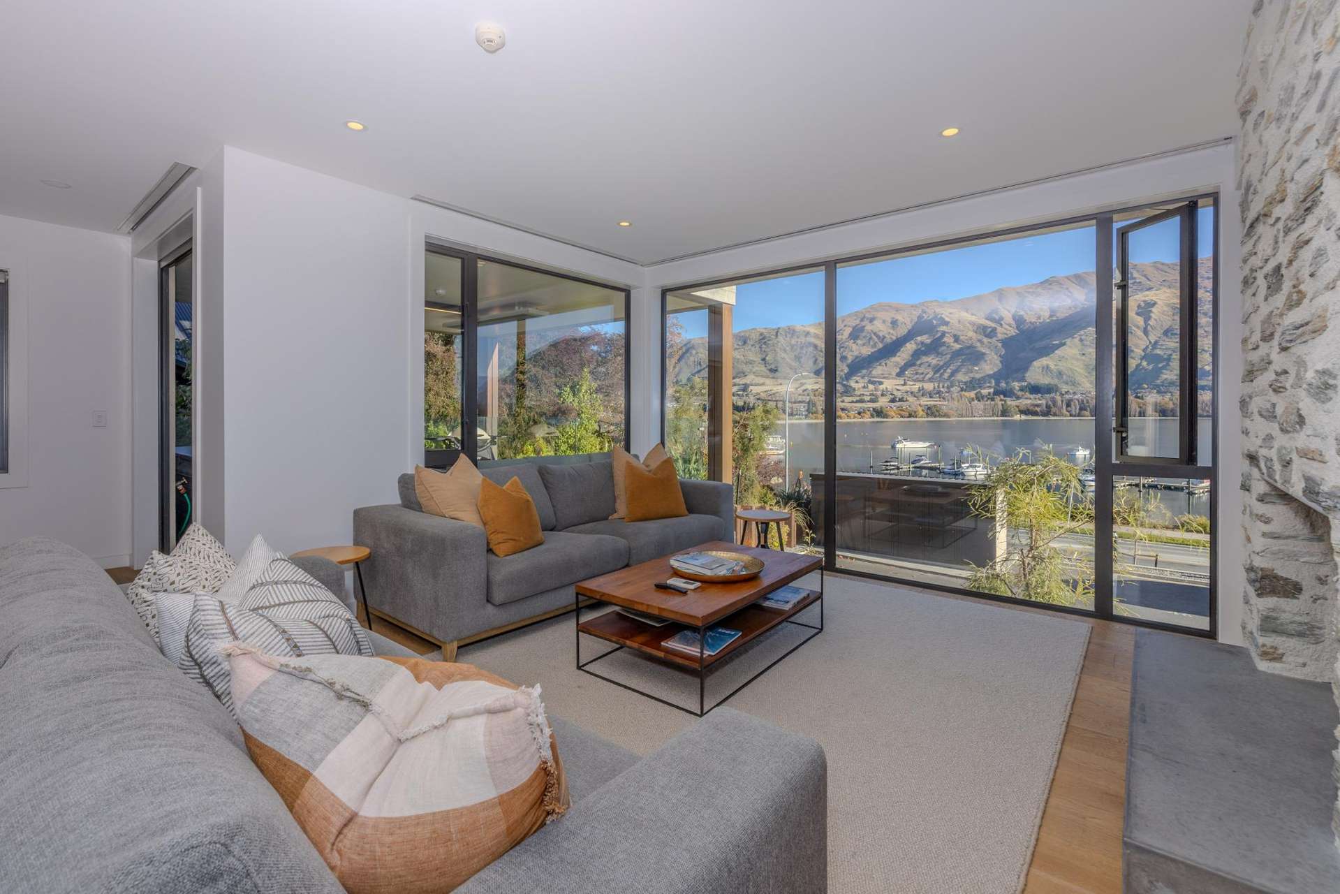 Apt 1 65 Lakeside Road Wanaka_0