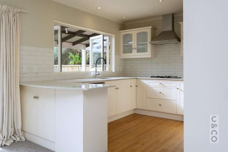 5 Cambridge Road Riverhead_13