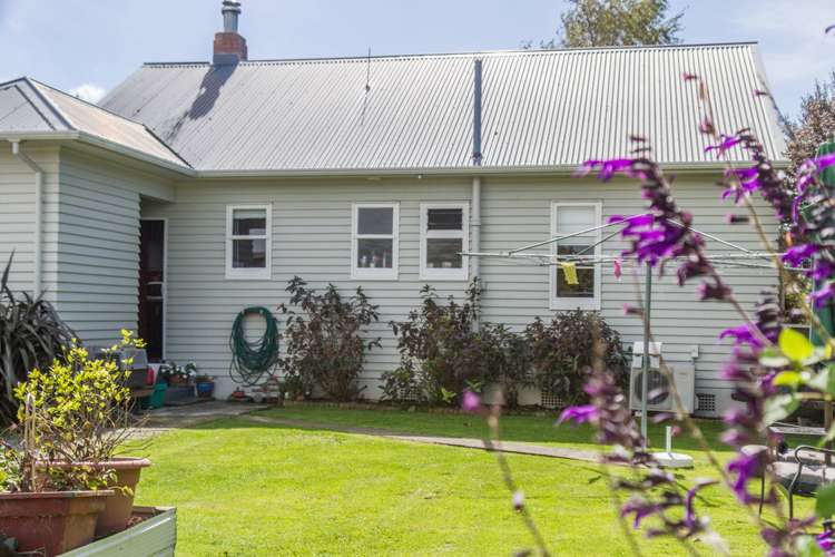 26 Masters Crescent Masterton_11