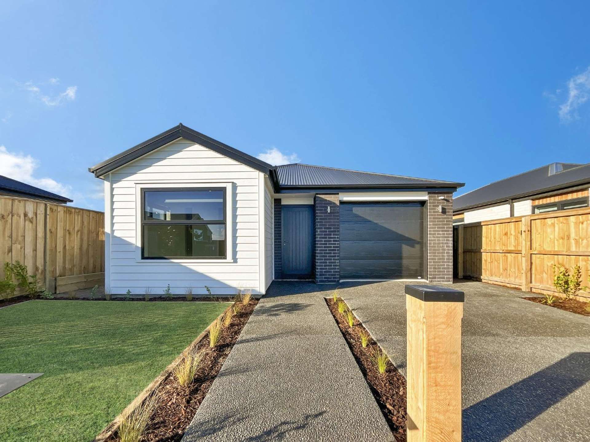 22 Silvergrass Way 11103_0