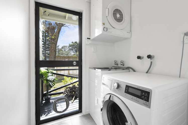 58B Aeroview Drive Beach Haven_11