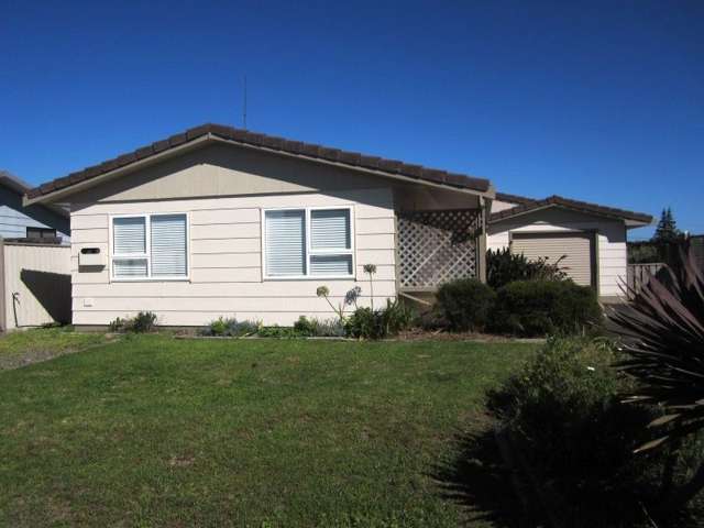 65 Kahukura Avenue Waitarere Beach_4