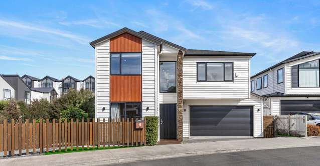 Luxury standalone – bush views plus studio!