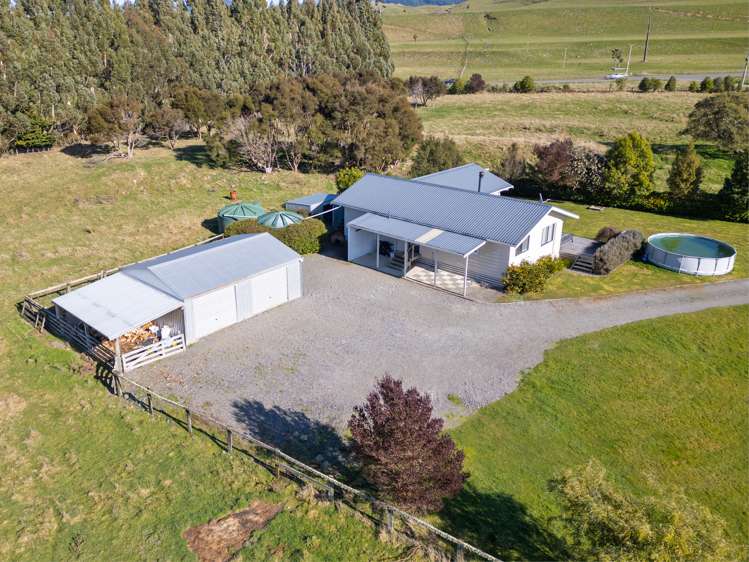 1827 State Highway 2 Tauwharenikau_33