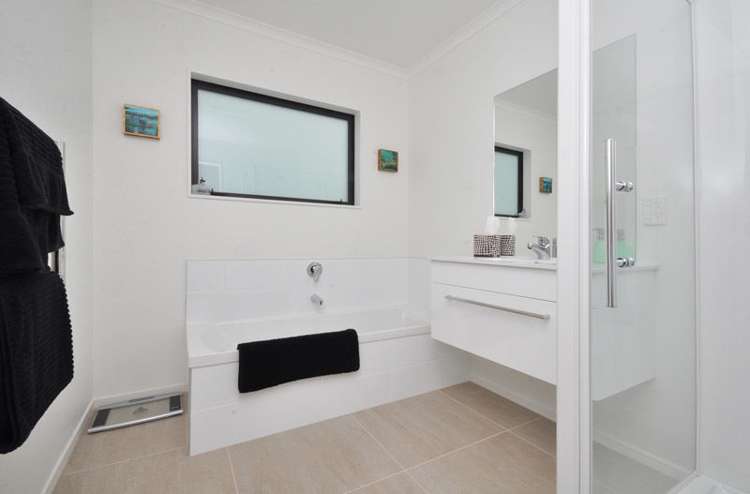 16 Mariners Haven One Tree Point_5