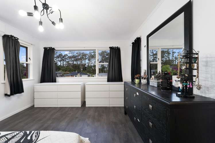 16 Thornlow Street Glendene_13