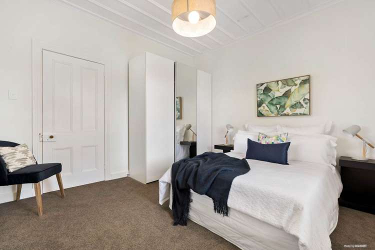 107 Beach Road Mellons Bay_12